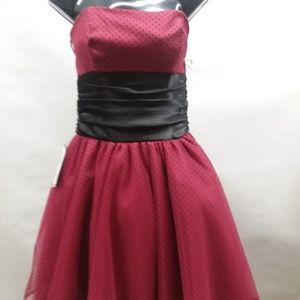 Josh & Jazz Size 5/6 Red with black Polka Dots NWT